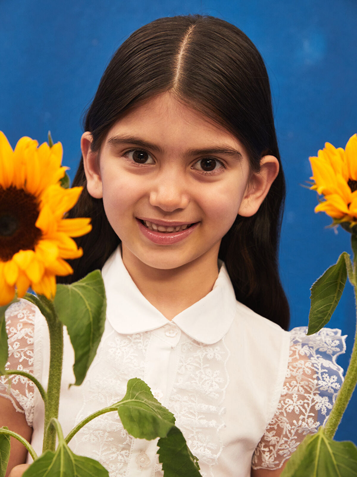 Beyaz Dantel Detaylı Kız Çocuk Gömlek