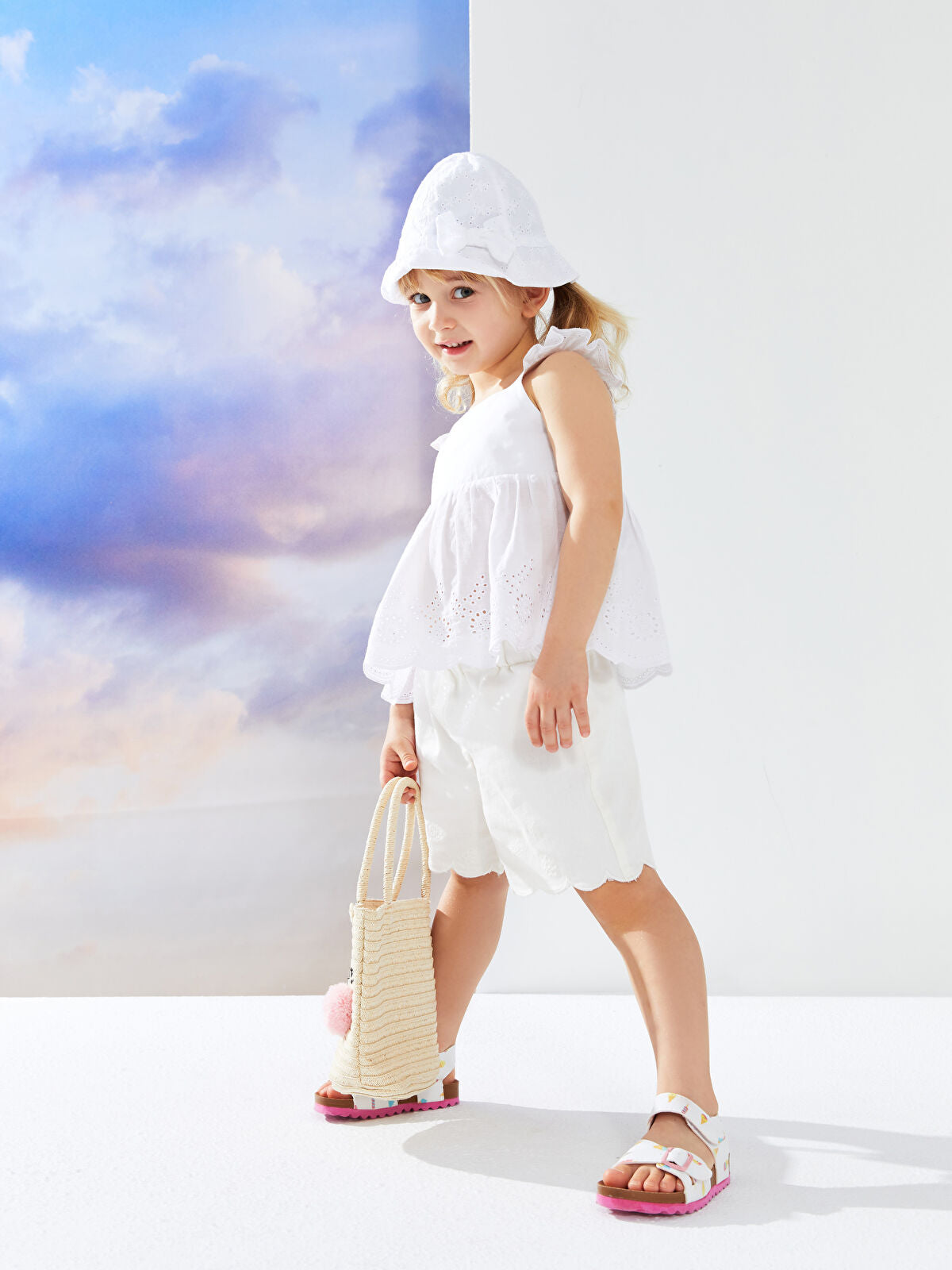 Beyaz Kare Yaka Askılı Kız Bebek Poplin Bluz