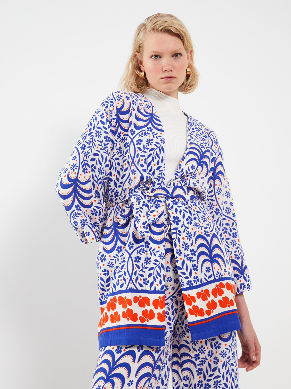 Mavi Şal Yaka Desenli Uzun Kollu Oversize Müslin Kadın Kimono