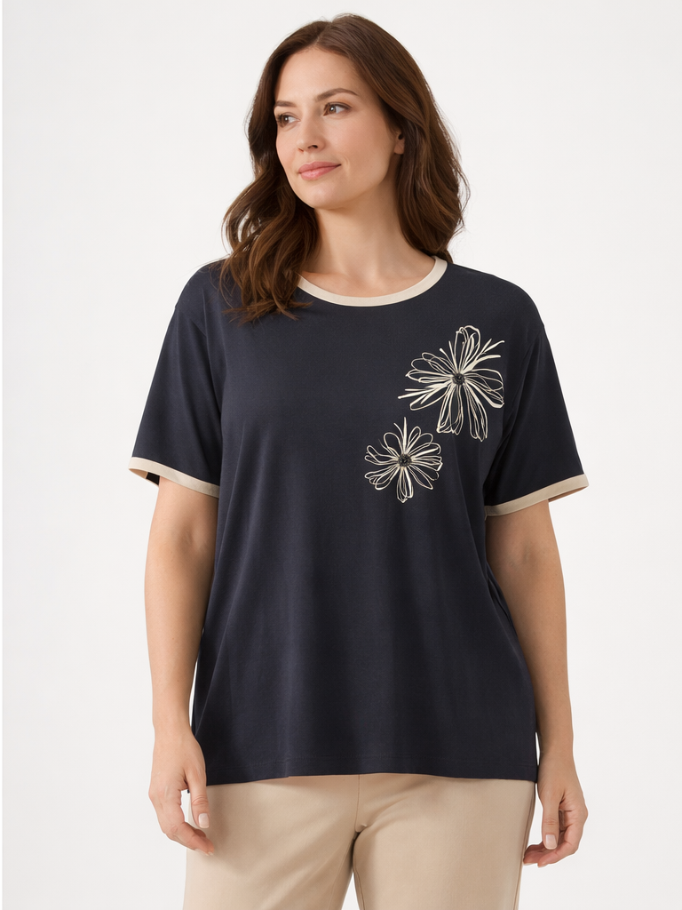 Angora Fashion - Kontrast Garnili Floral Nakışlı Siyah Bluz