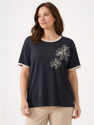 Angora Fashion - Kontrast Garnili Floral Nakışlı Siyah Bluz